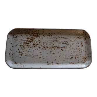 Speckled stoneware cake dish