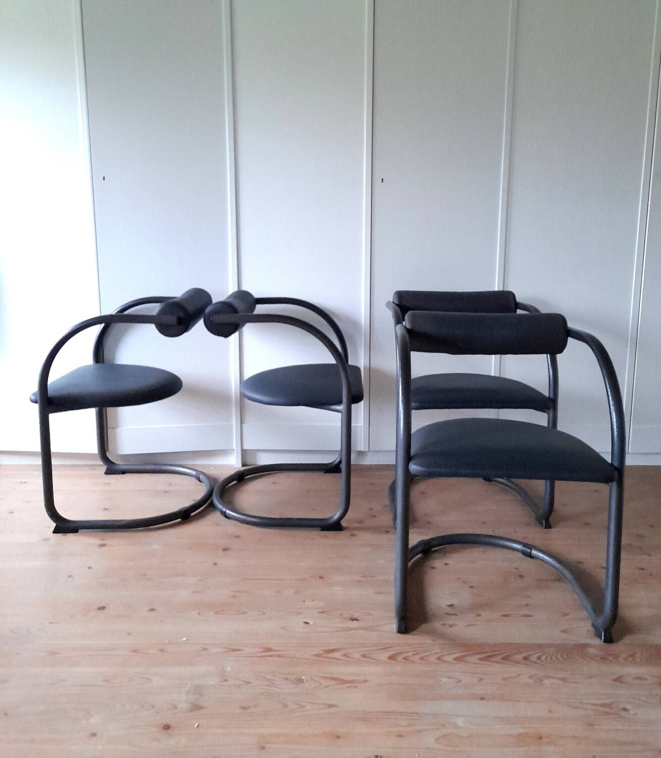 Set of 4 80s dining room chairs