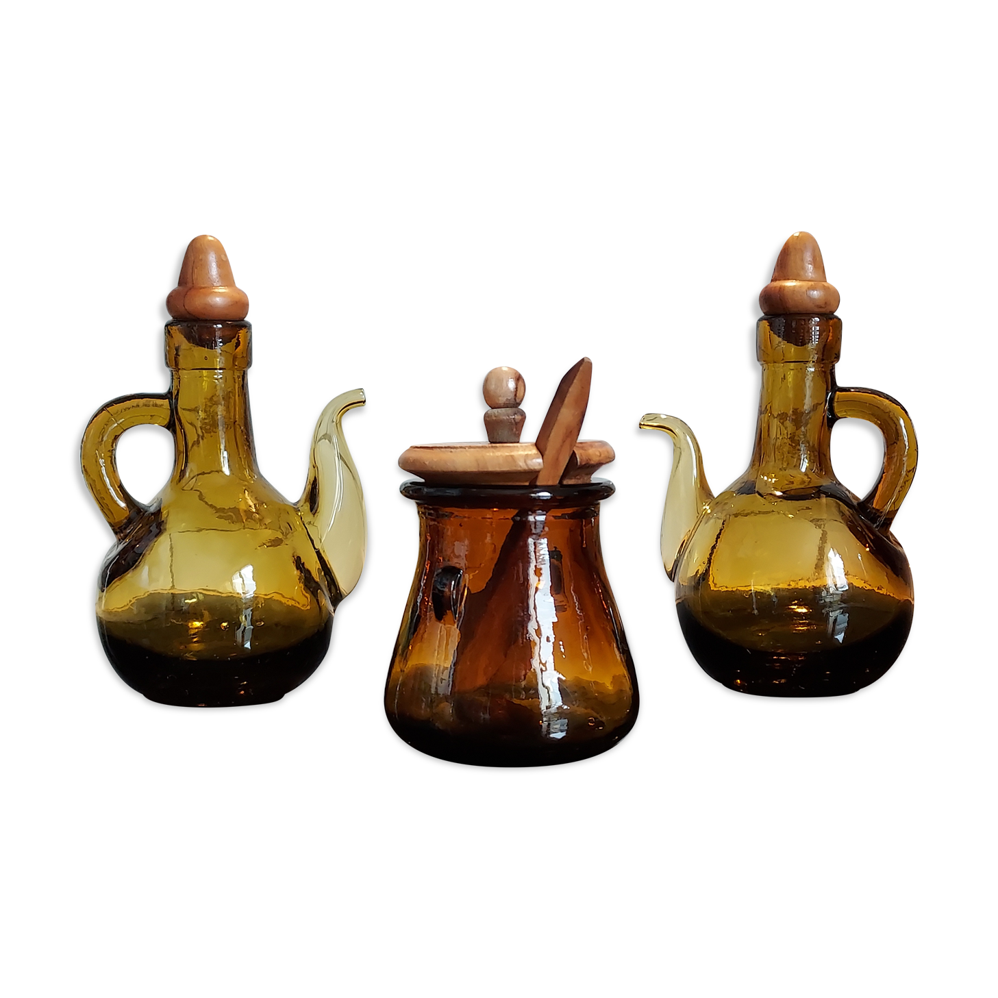 Oil and vinegar serving in amber glass