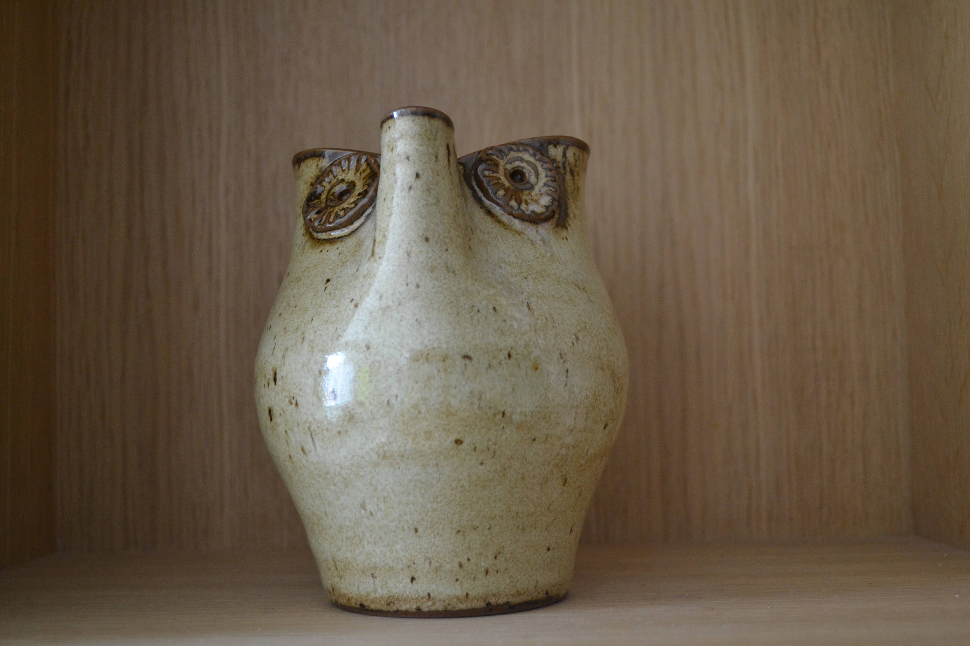 Pitcher owl in sandstone perfect condition
