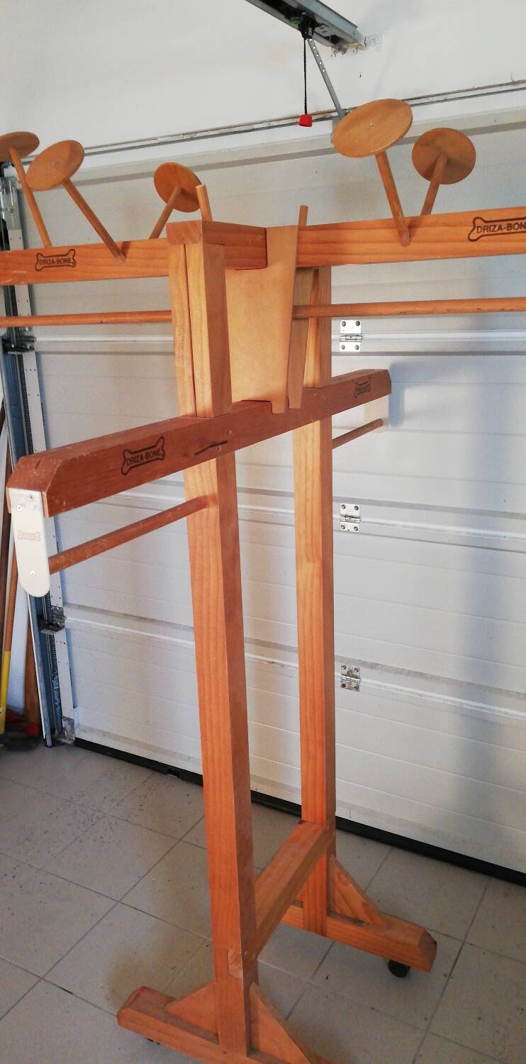 DRIZA-BONE clothing display