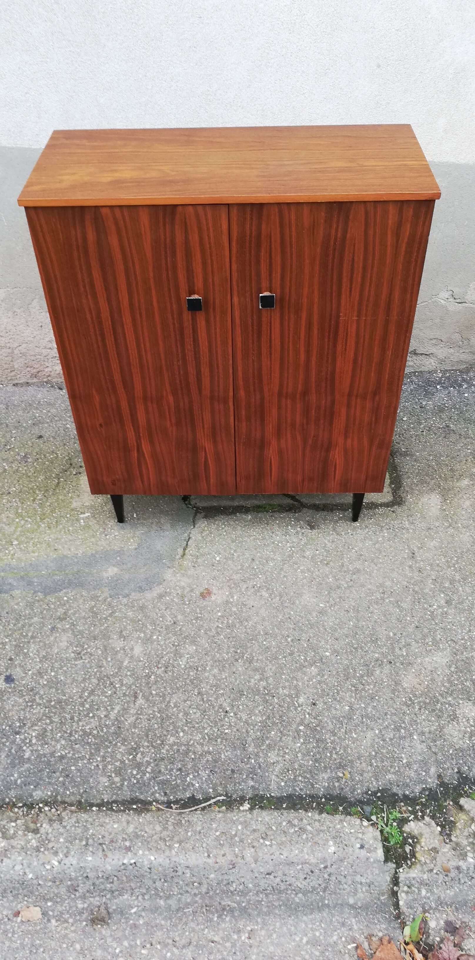 Vintage 2-door buffet