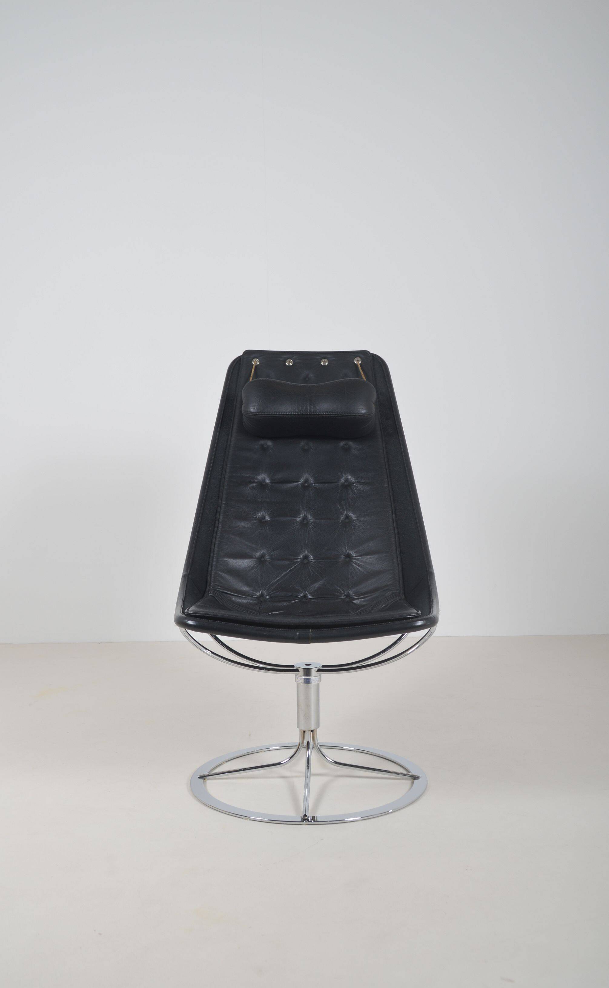 Swedish Jetson 66 armchair in leather by Bruno Mathsson for Dux