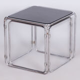 Tables gigognes restaurées du milieu du siècle, acier chromé, verre Opaxit, Tchéquie, années 1960