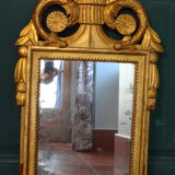 Louis XVI mirror (eighteenth century) in gilded stucco wood H 80 cm