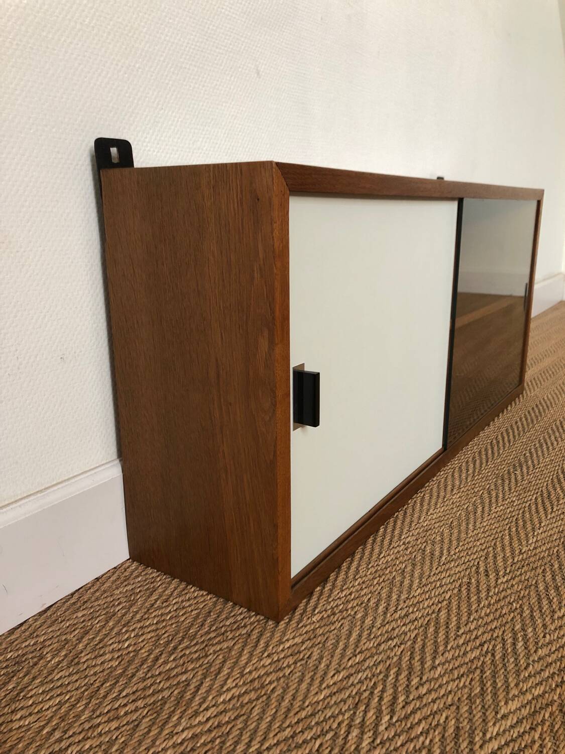 Shelf / display case