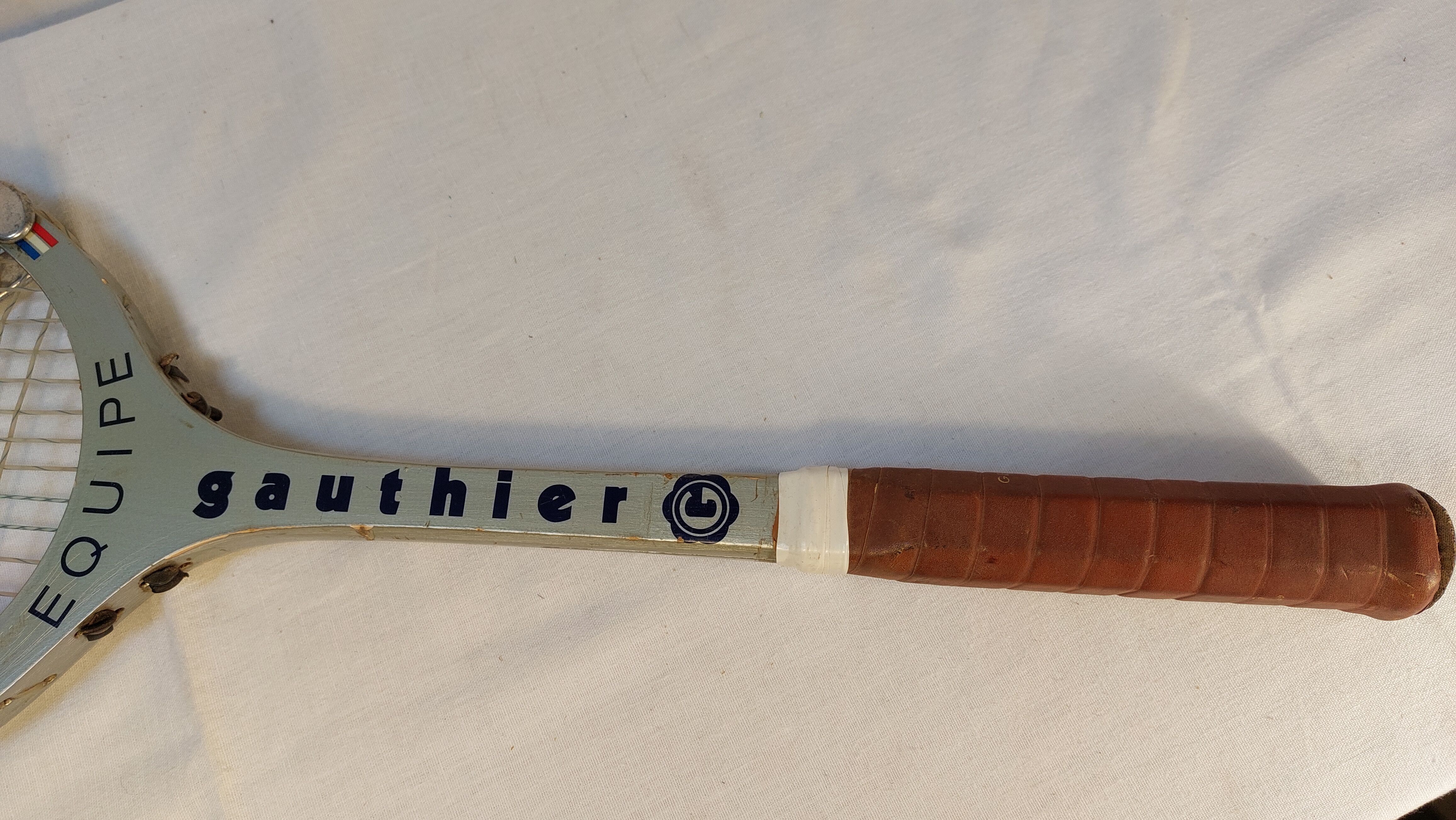RAQUETTE DE TENNIS Donnay vintage bois La Hutte et sa presse en alu Zephyr EUR 25,00 - FR