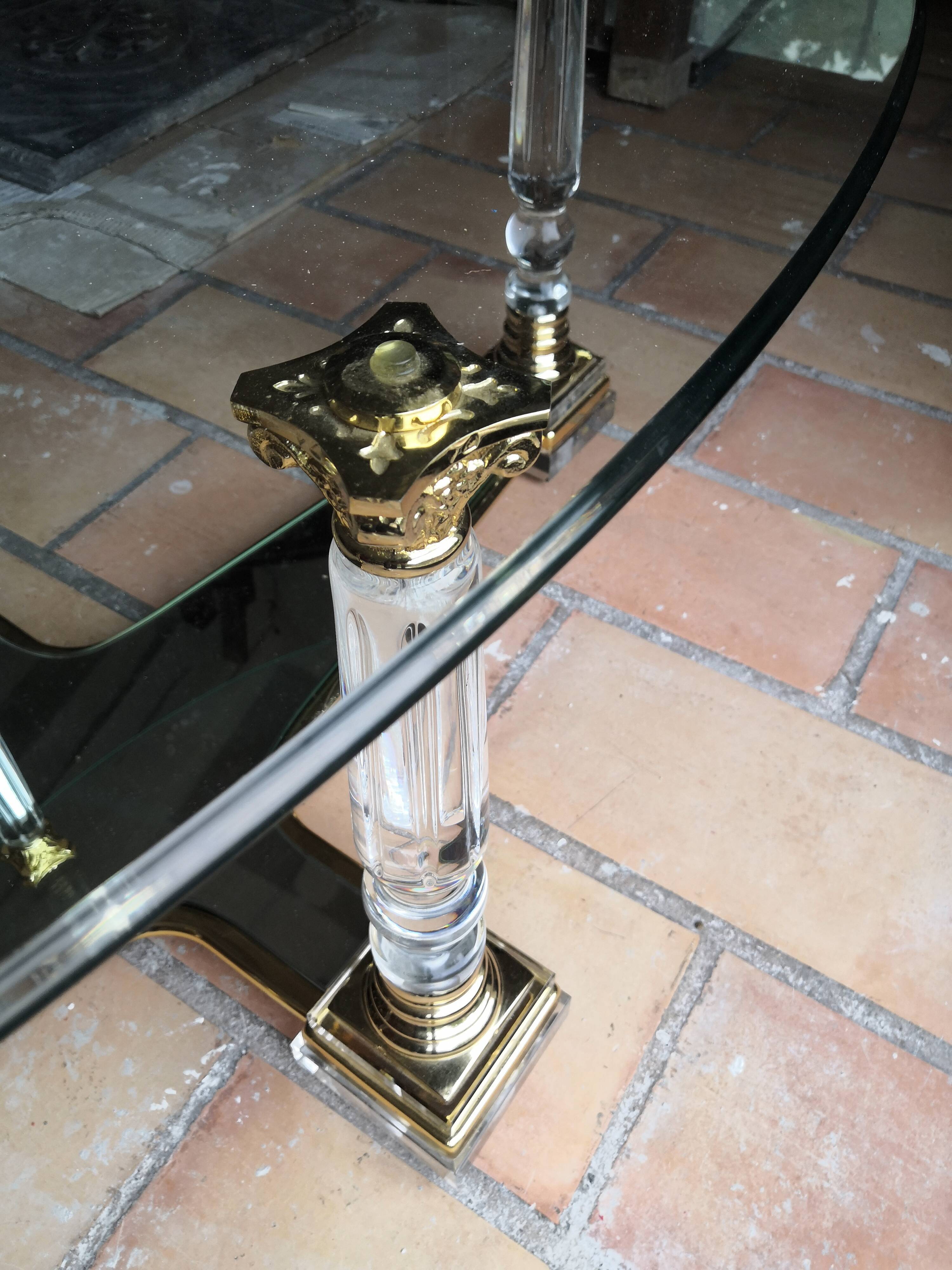 Glass and plexiglas coffee table altuglas