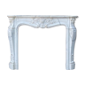 Cheminée de style Louis XV en marbre de Carrare