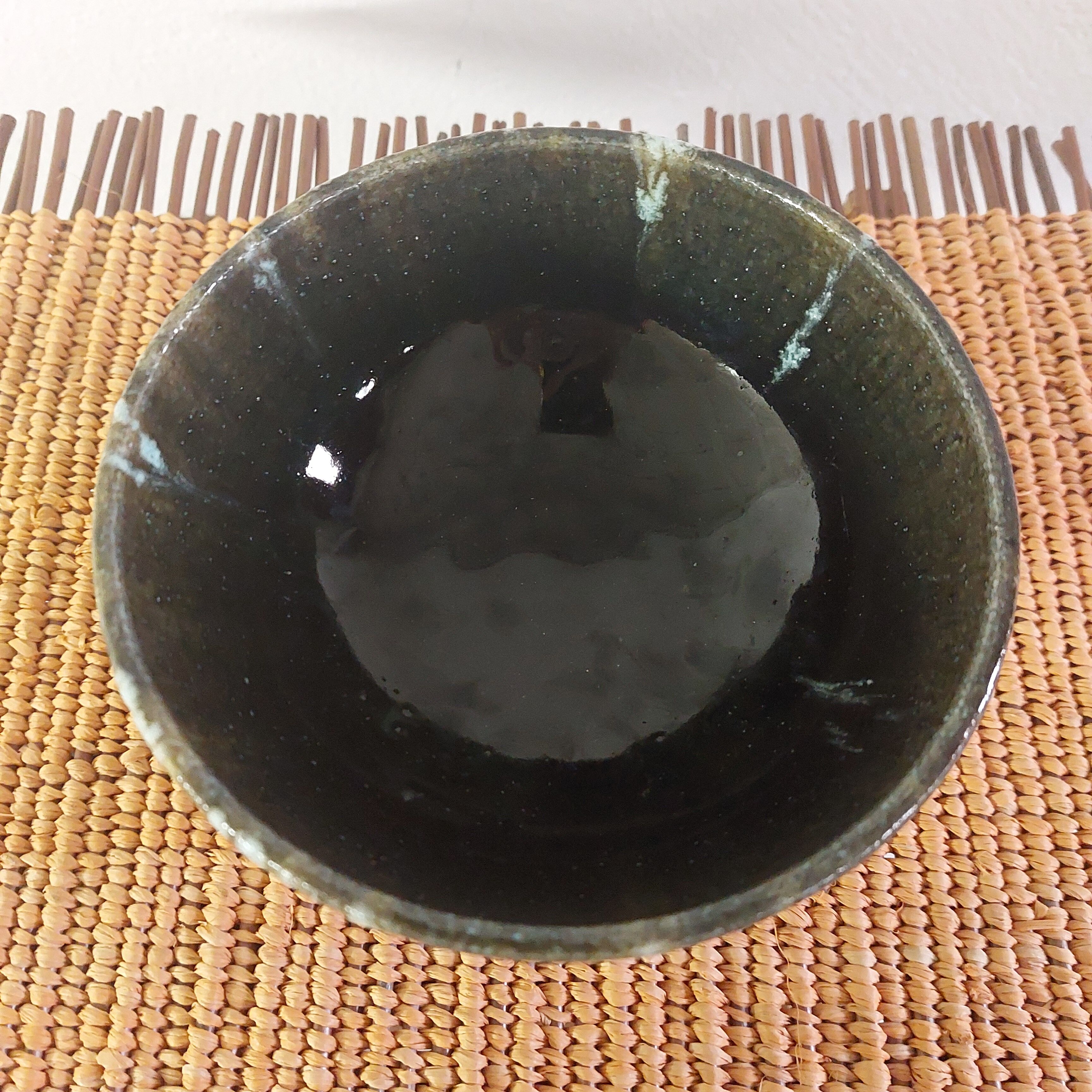 Ceramic pedestal bowl