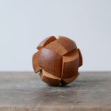 Objet géométrique de bureau de puzzle en bois du milieu du siècle