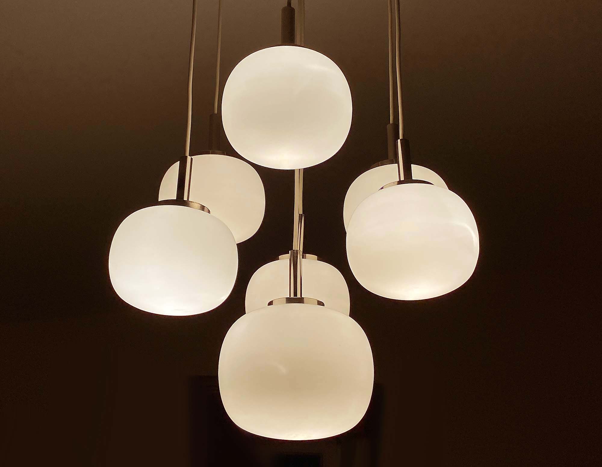 Grand Lustre Cascade, Globes Opaline Chrome, Years 70