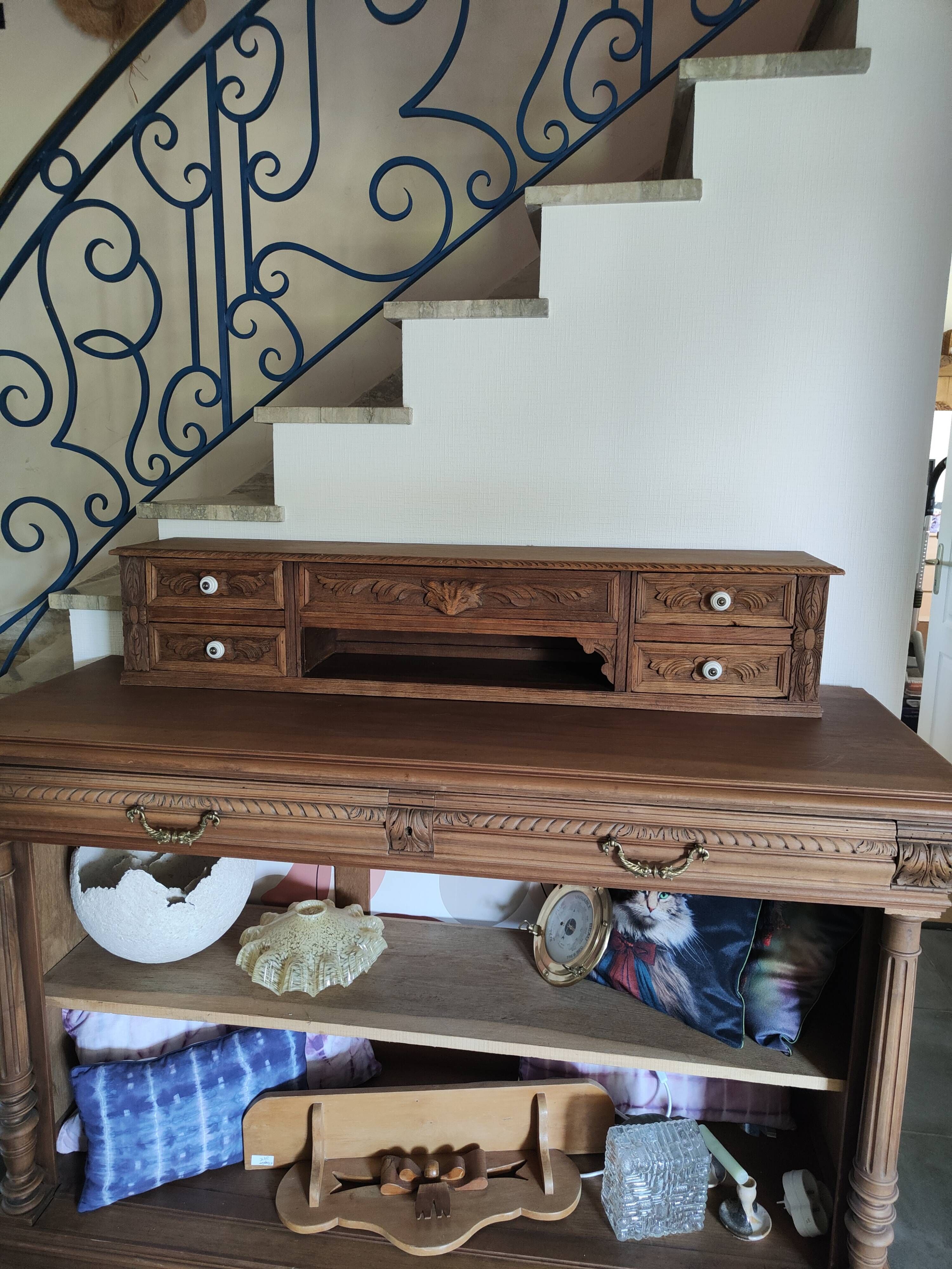 Gradin de bureau ancien en chêne sculpté