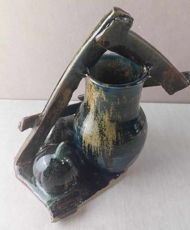 Old terracotta vase, pumpkin decoration, wood, to be identified