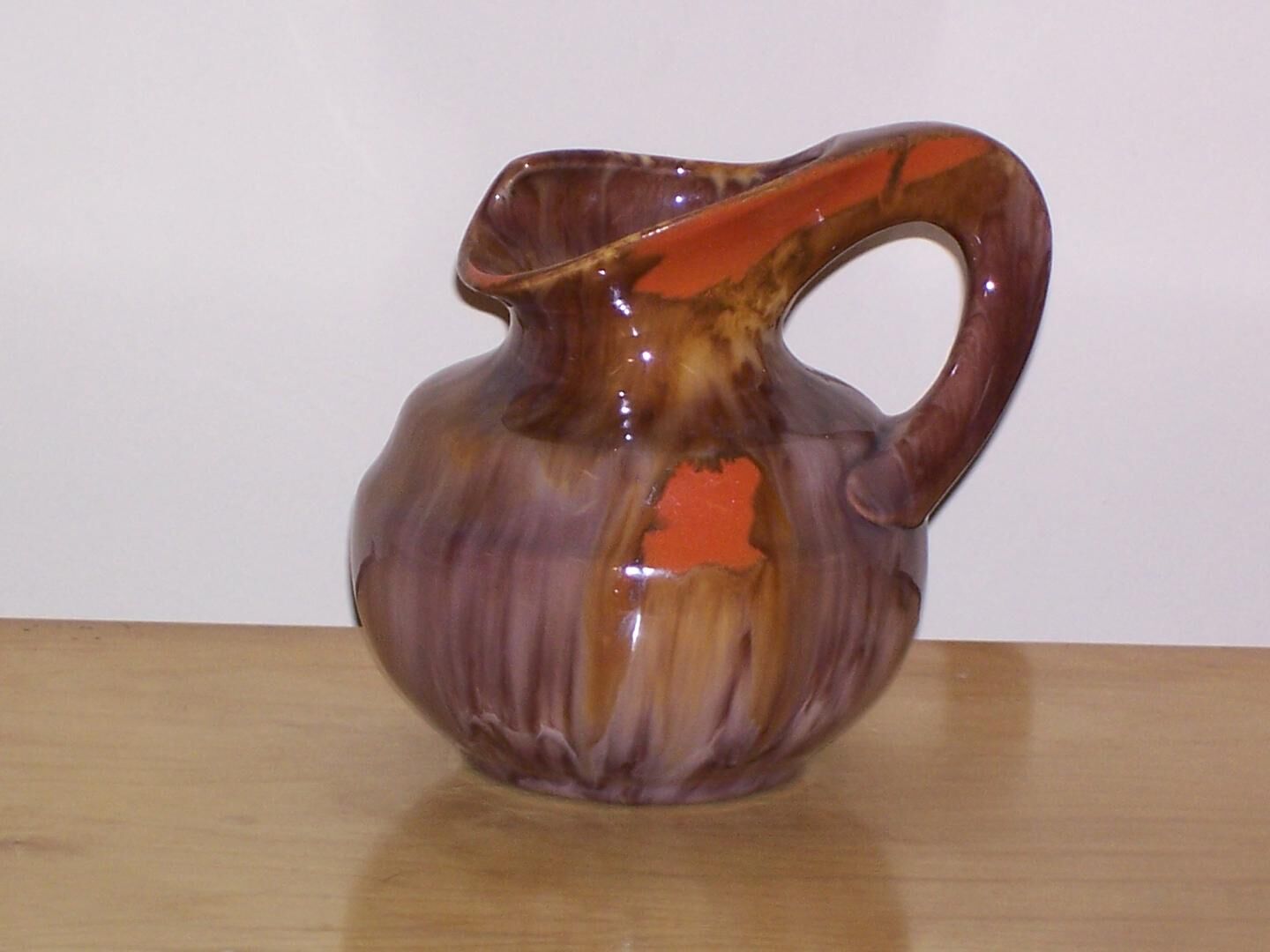 Pitcher ceramic driehoek, 30's