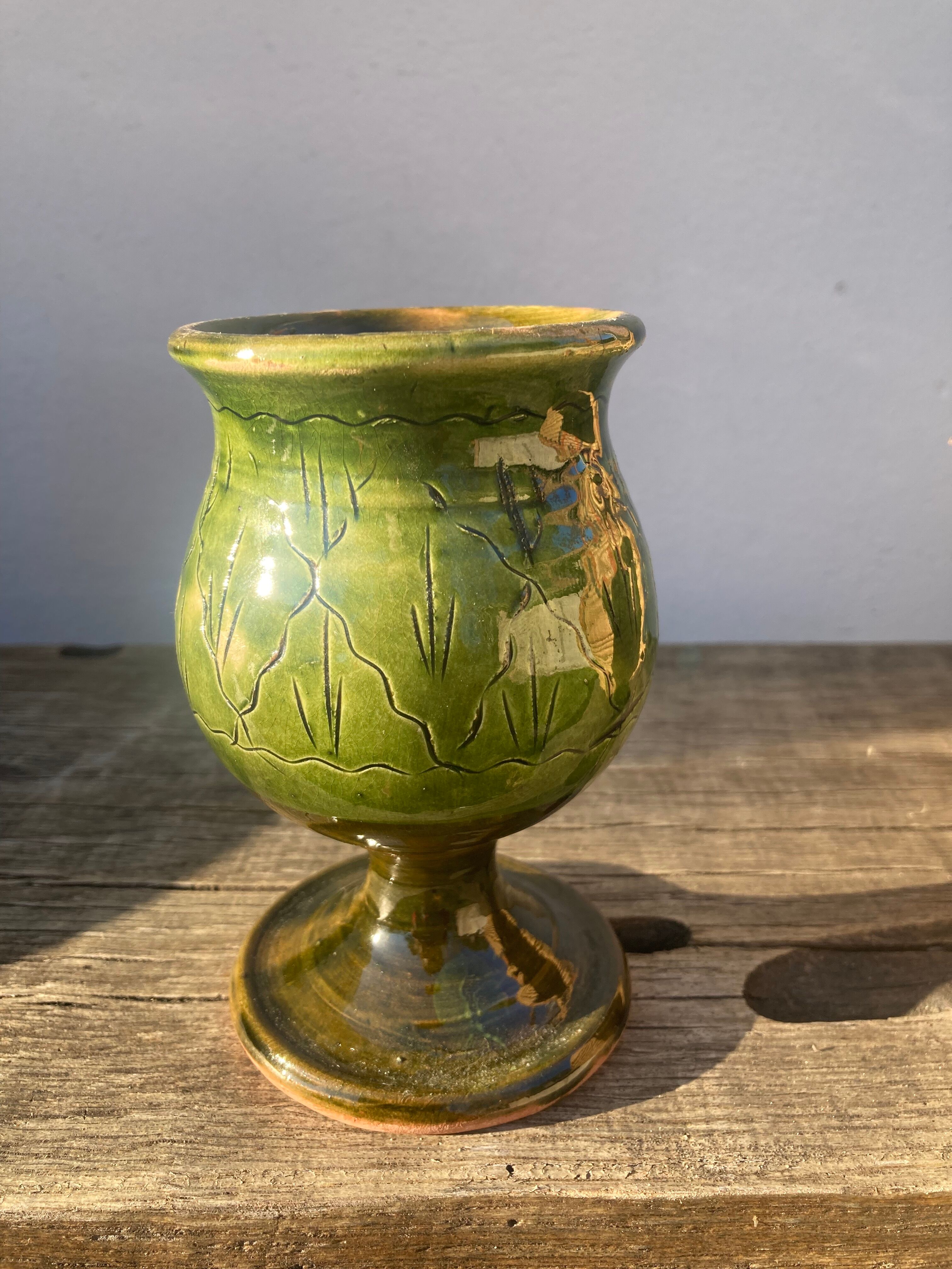 4 verres ou tasses en céramique grès émaillé vert