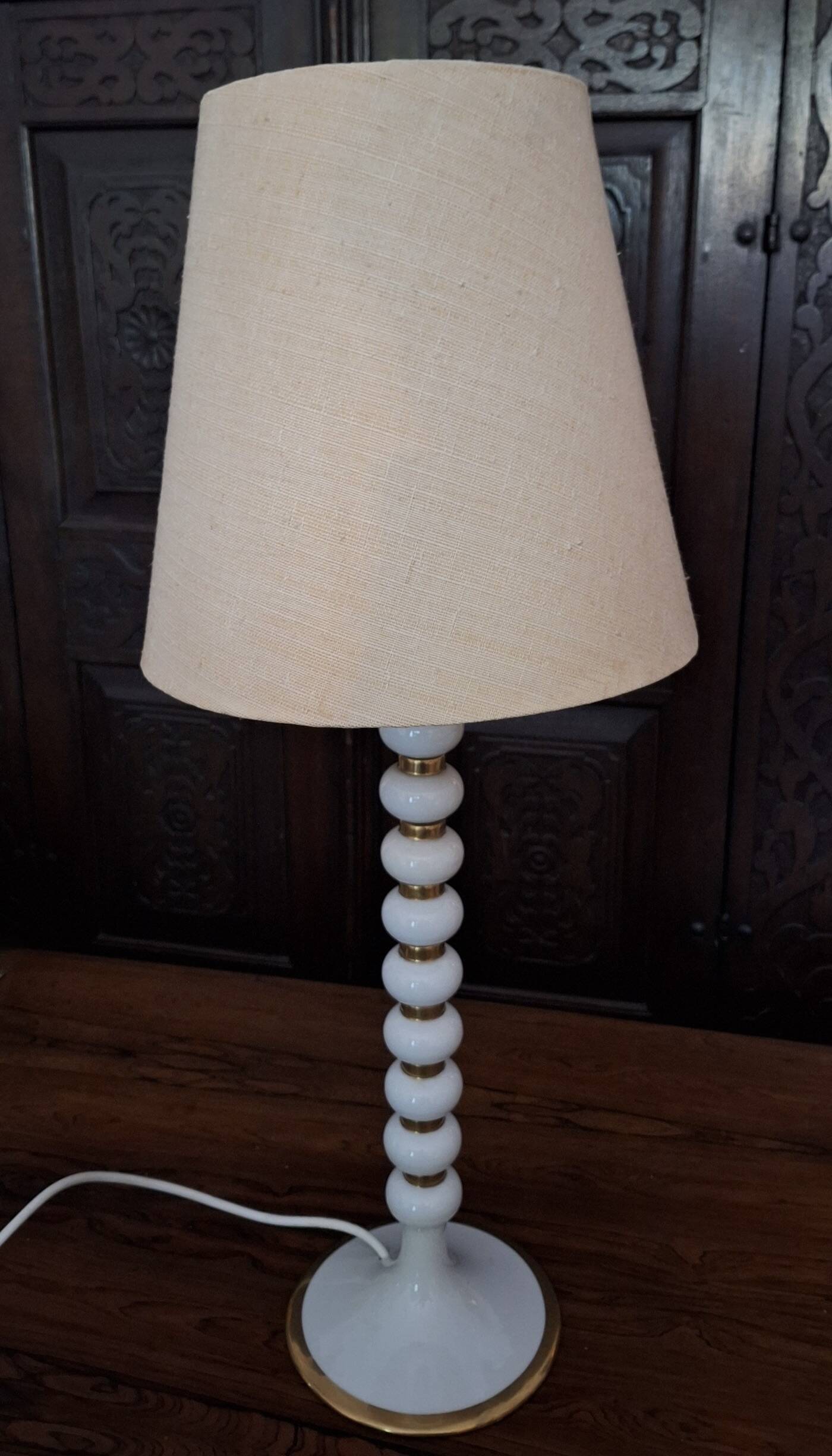 Lampe de table italienne des années 70 avec des sphères empilées.