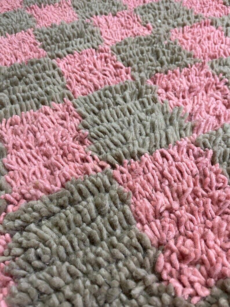 Traditional handmade pure wool rug, size 200 x 300 cm