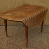 Round farm table with extensions