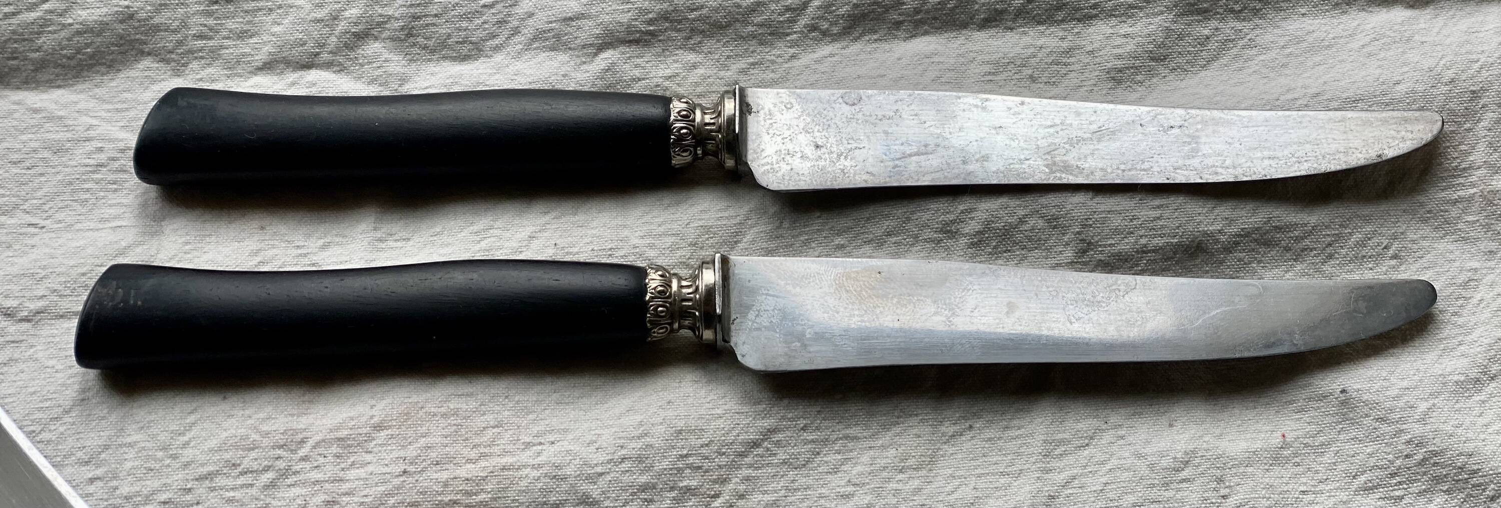 Set of 6 table knives from the 19th century, ebony and silver.