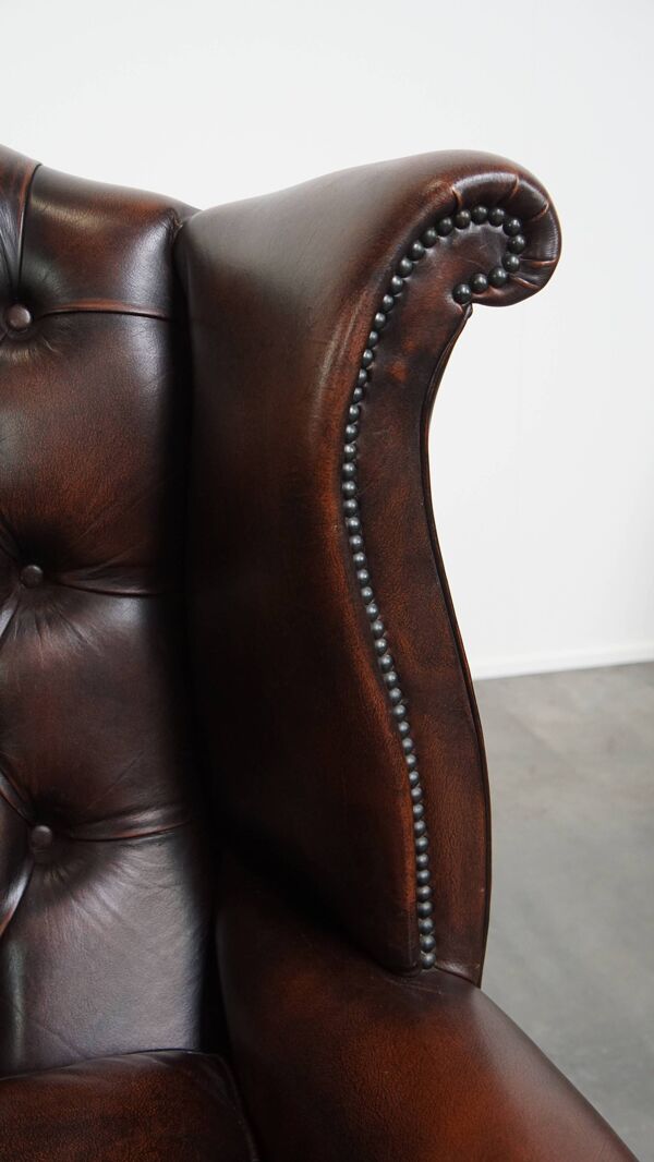 Fauteuil à oreilles Chesterfield en cuir de vache marron
