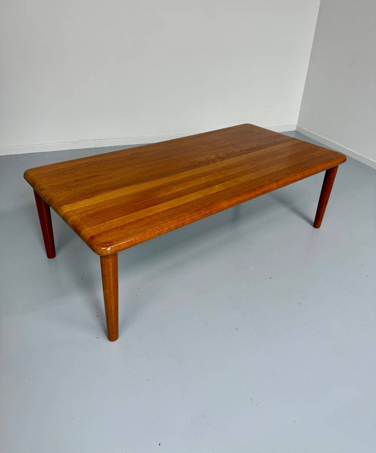 Scandinavian design teak coffee table kofod larsen Møbelfabrik