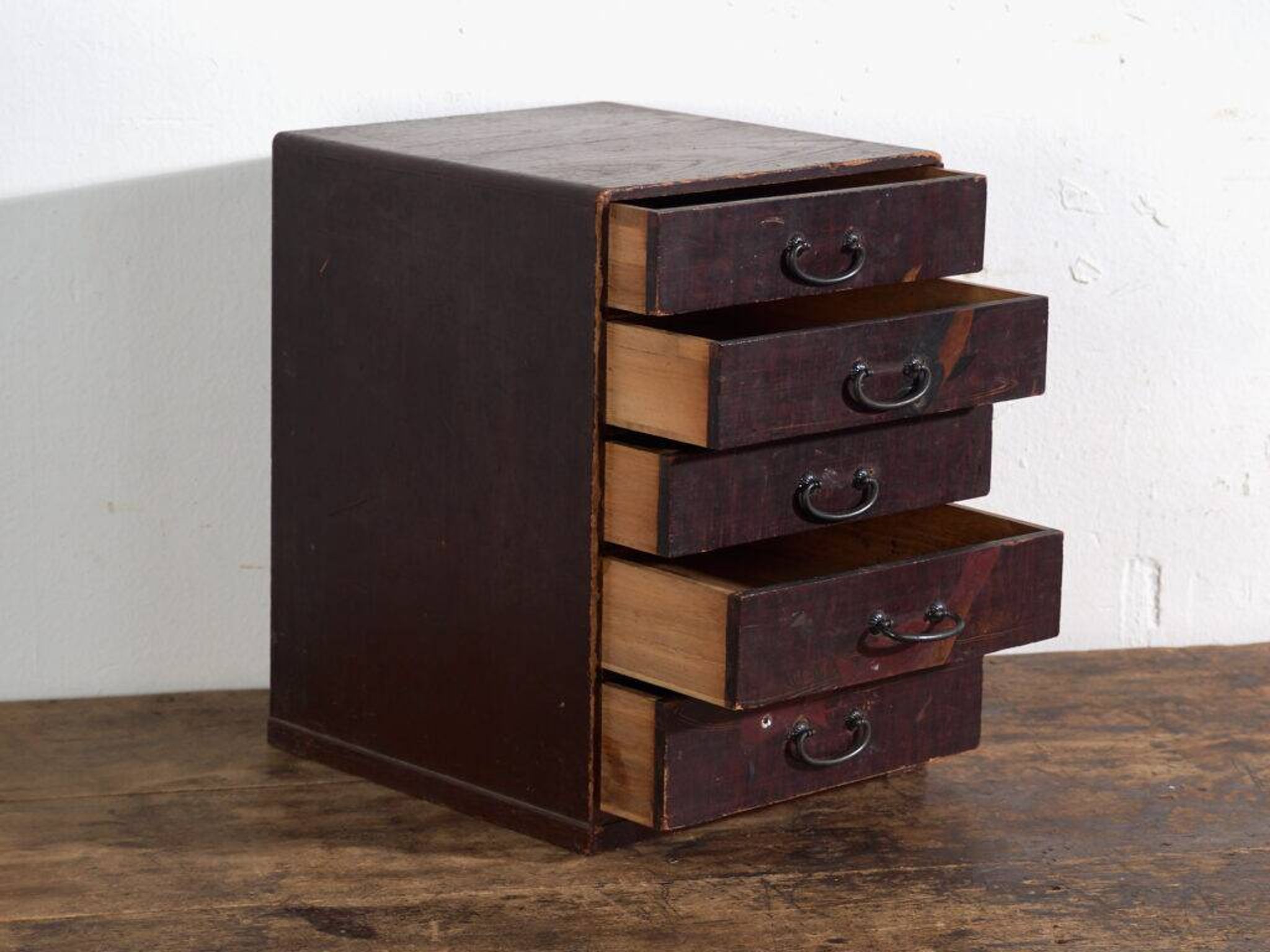 Antique Japanese lacquered kodansu with five drawers – Japan, circa 1900
