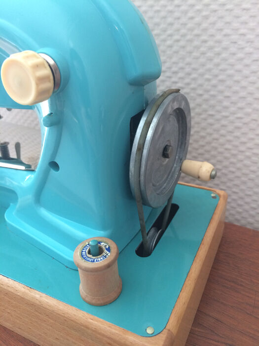 Machine à coudre enfant vintage, 1970