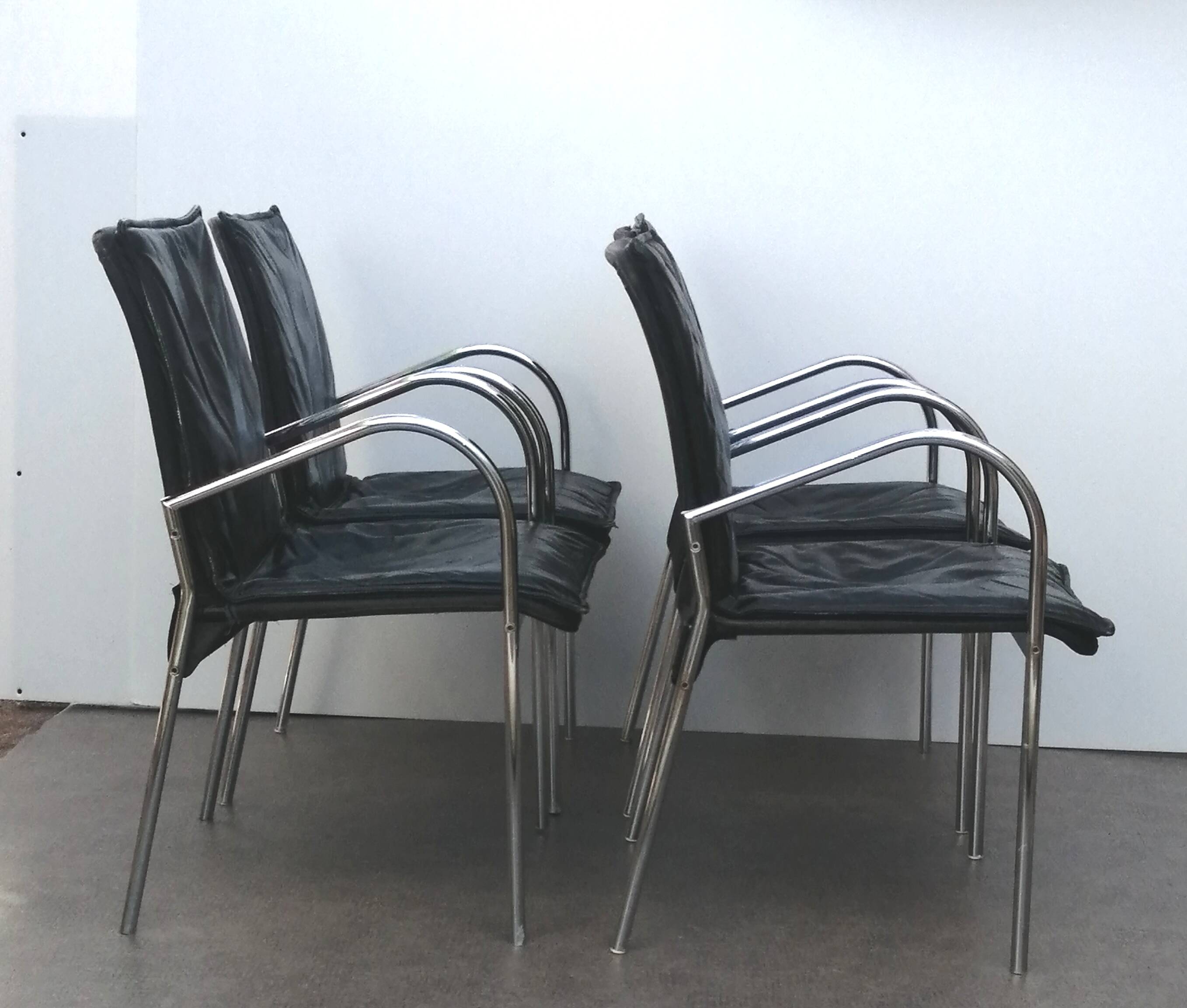 Set of 4 armchairs with chrome base and leather vintage design 1980