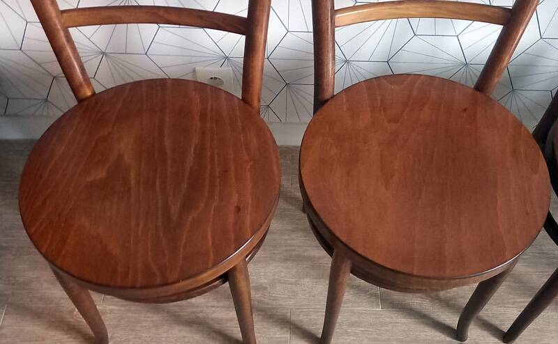 Lot de 4 chaises bistrot Baumann assises rondes.