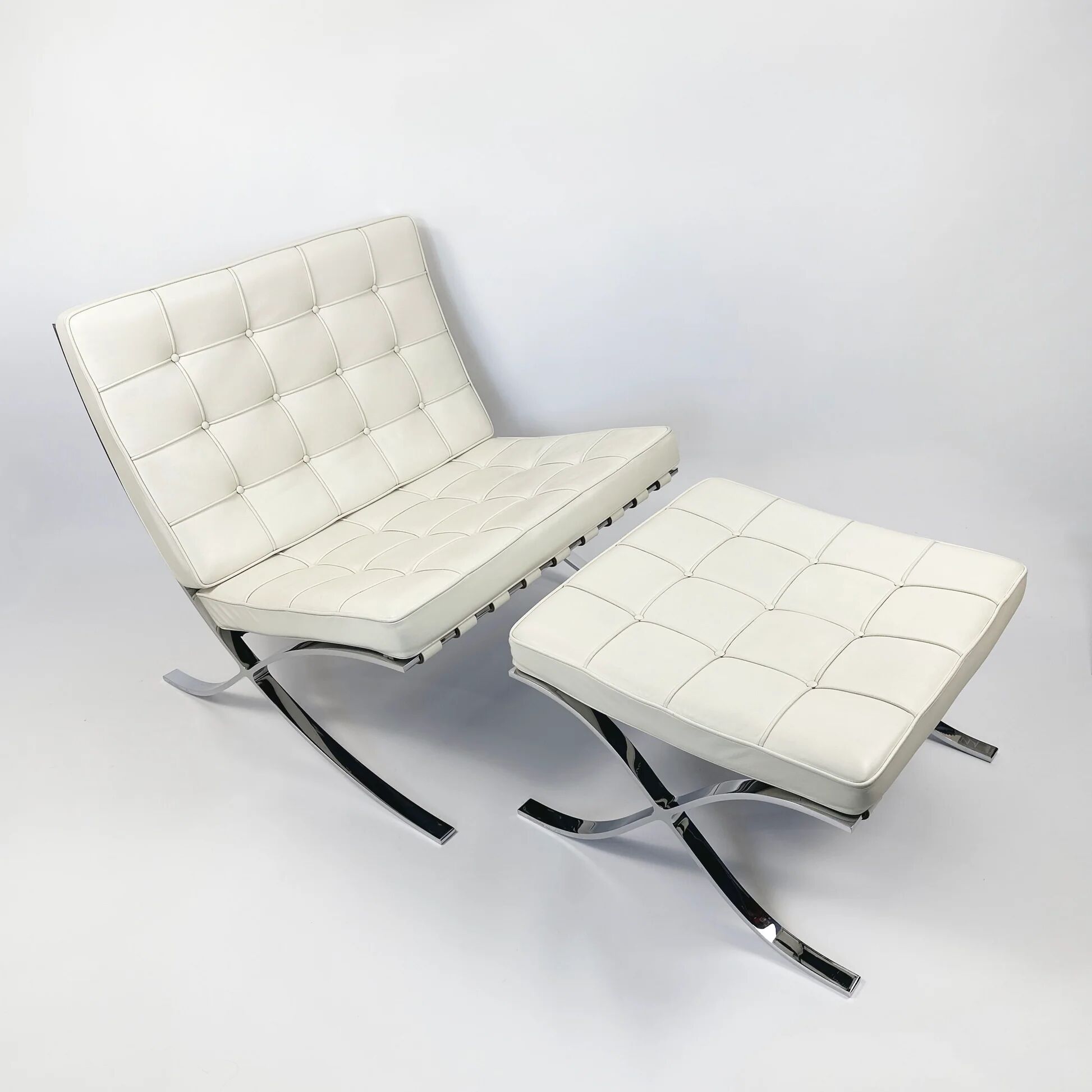 Barcelona chair and ottoman Knoll original — Mies van der Rohe