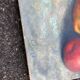 Tableau ancien Nature morte – pommes, poterie bleue et cruche en laiton sig