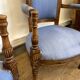 Paire de fauteuils de style Louis XVI en bois sculpté