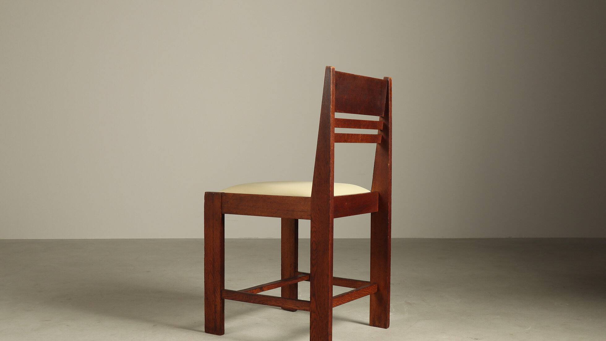 Set of 4 Dutch Hague School oak dining chairs, 1925-1935