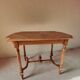 Élégante Table / Petit Bureau Vintage en Bois Marqueté