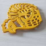Metal trivet