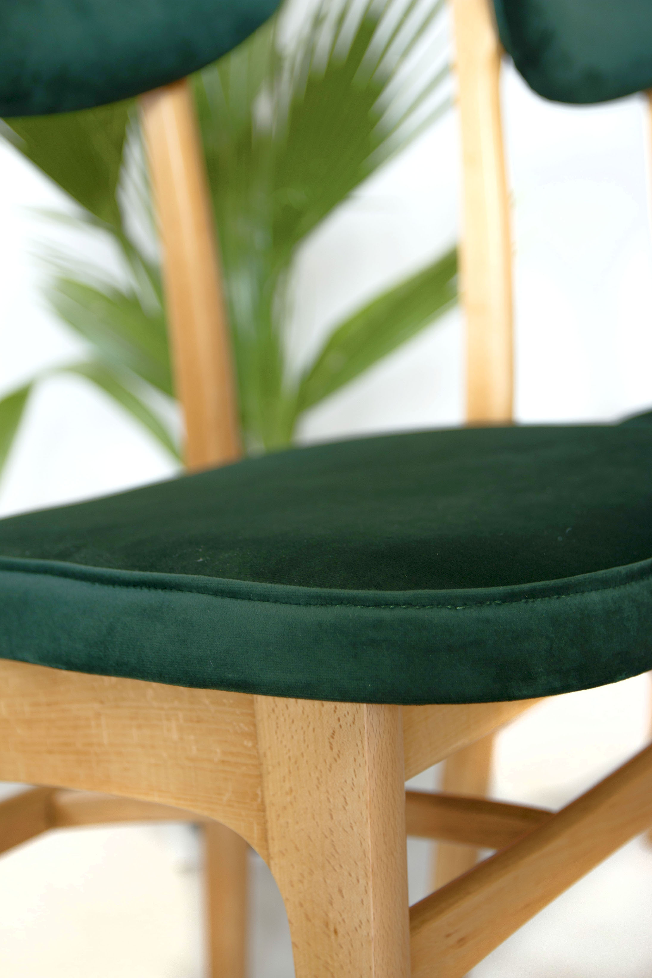 Set of 6 chairs retapissees