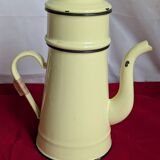 Cafetière en métal émaillé  jaune