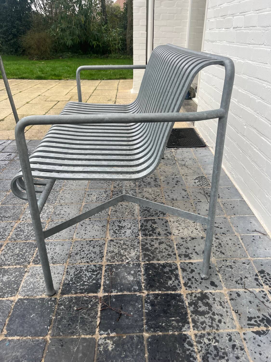 Palisade table and bench – HAY – Large size – Galvanised grey