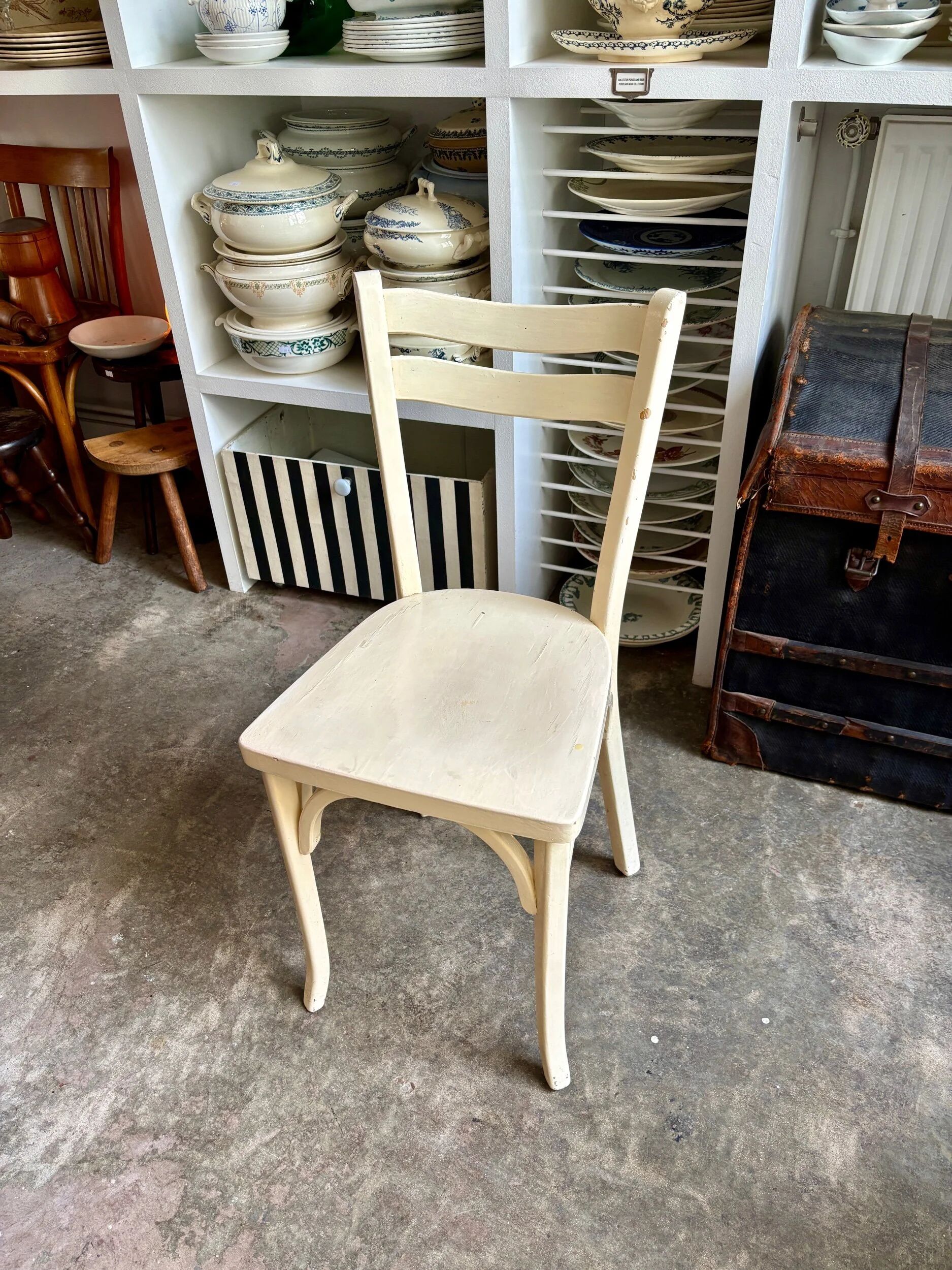 Bent beech bistro chair in beige number 1