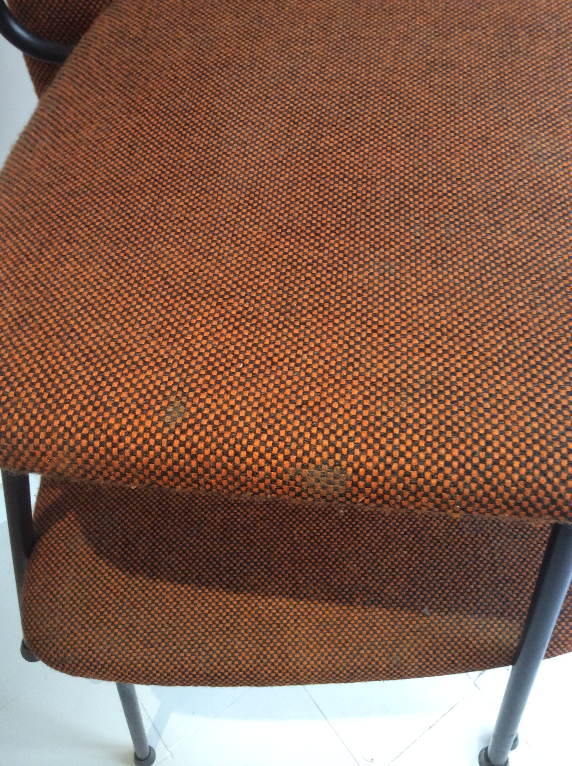 Chaises vintage structure métal et tissu
