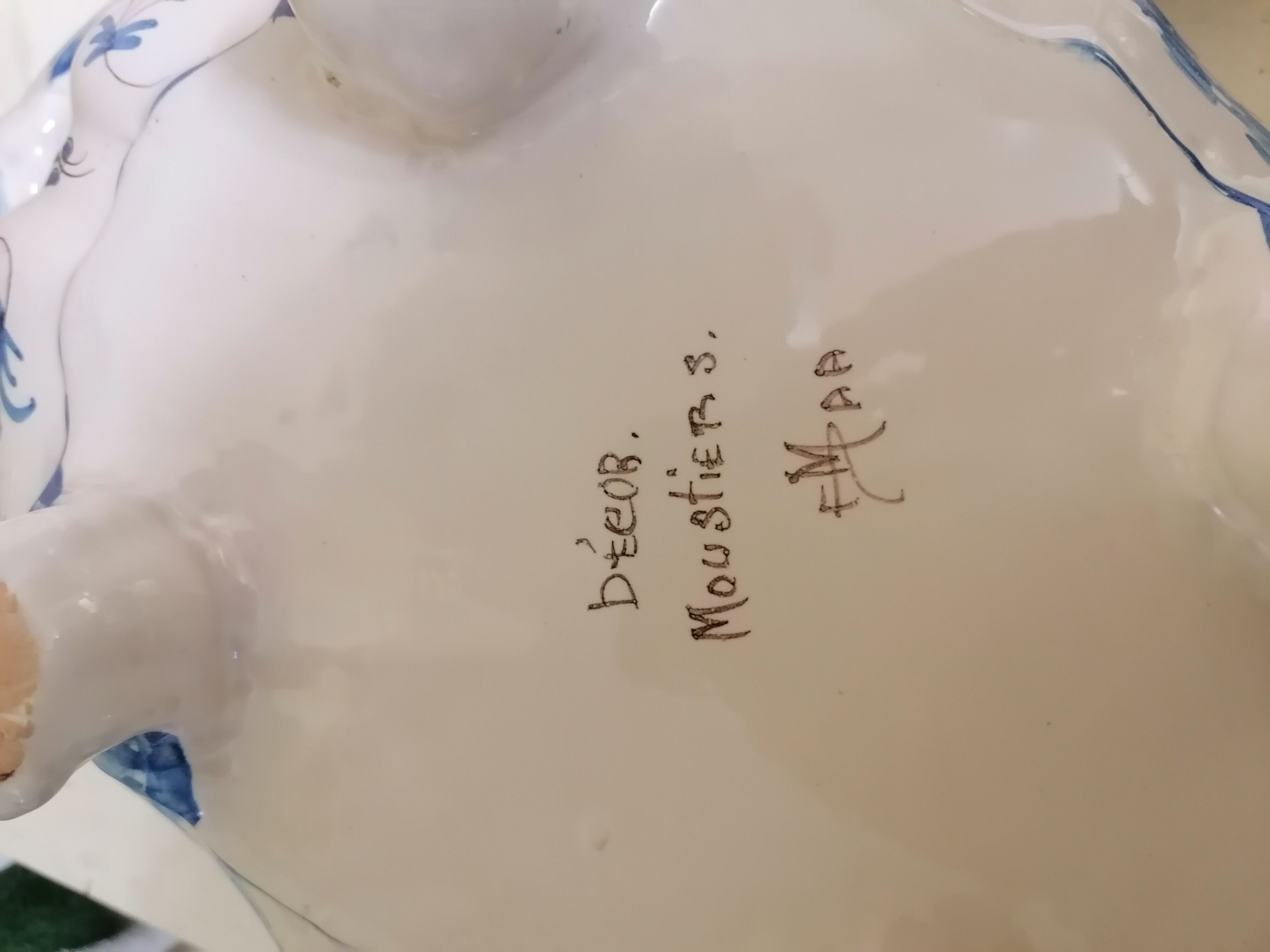 Dish and soup decor Moustier