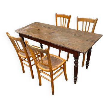 Table and bistro chairs set