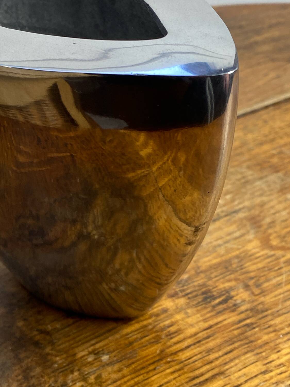 Aluminium vase design