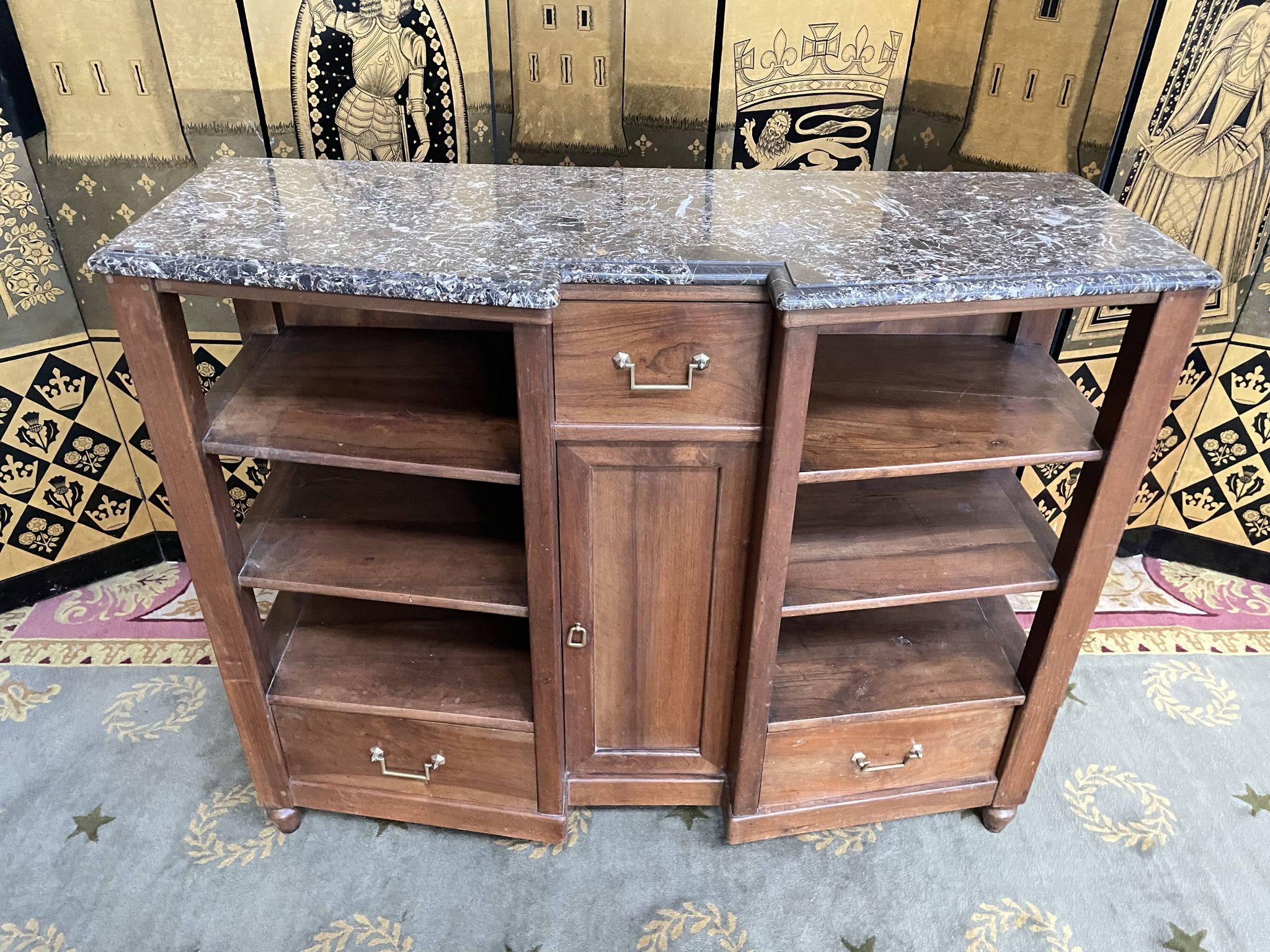 Buffet de style Louis XVI