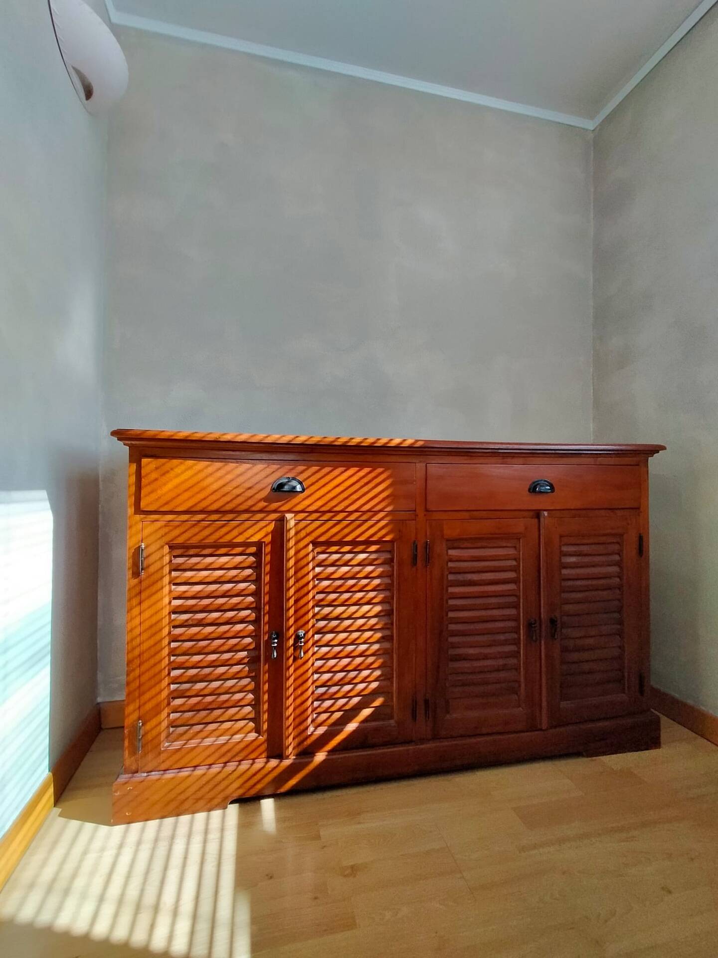 Wooden buffet with shutter doors – Colonial and chic country style