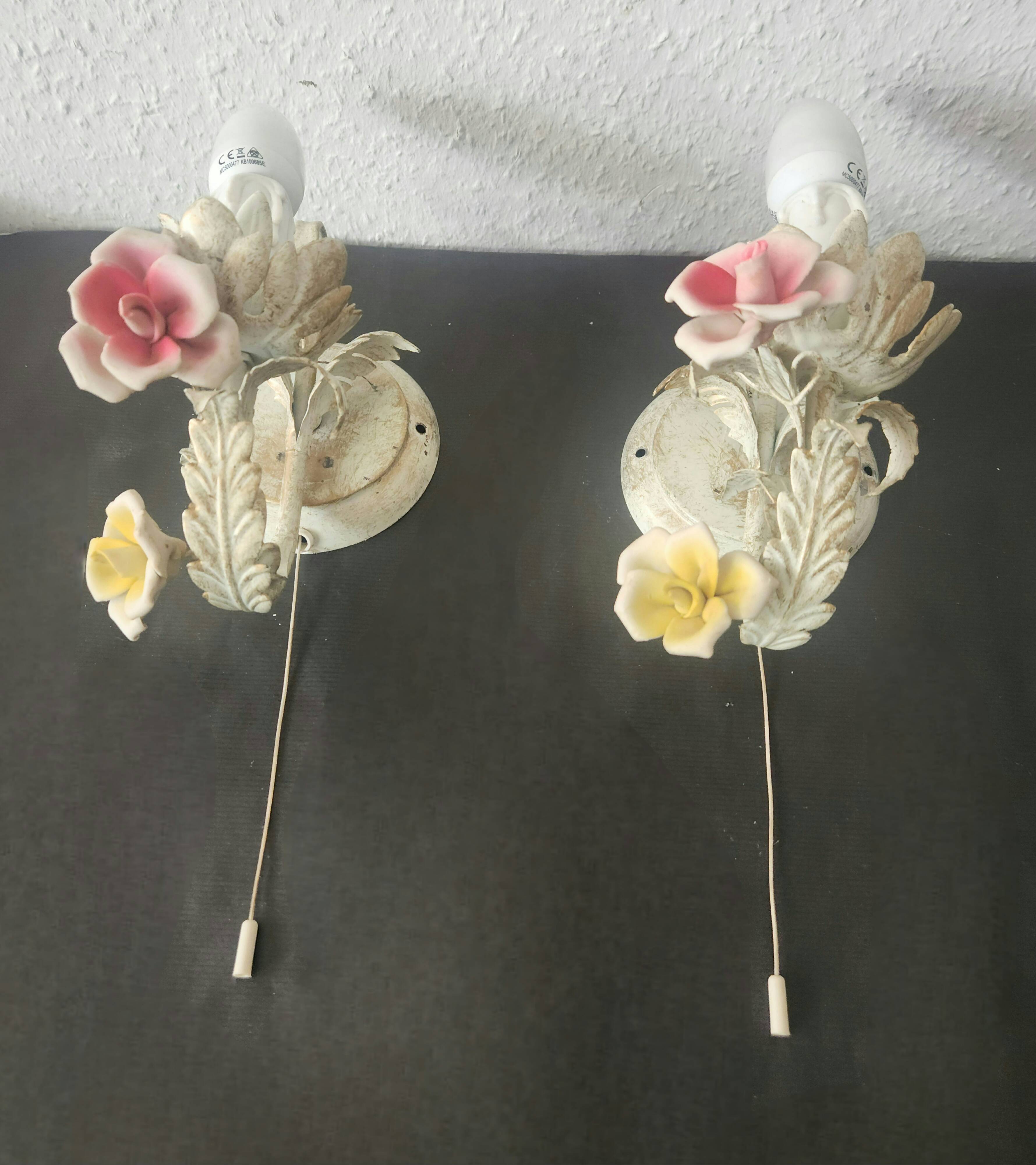 Set von 2 Shabby Chic Wandlampen Tole Schmiedeeisen Porzellan Rosen Blumen