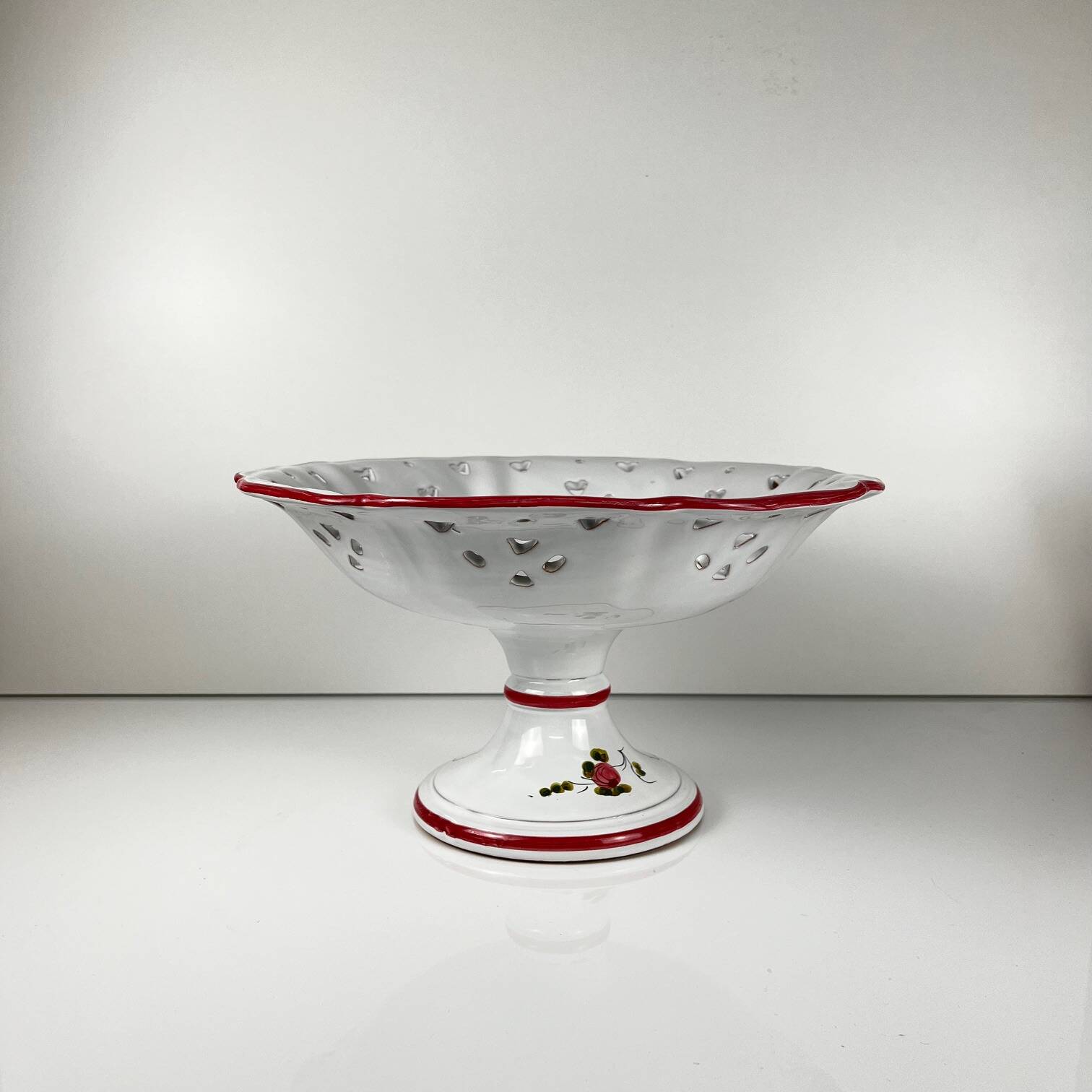 Vintage hand-painted fruit bowl, 20th century