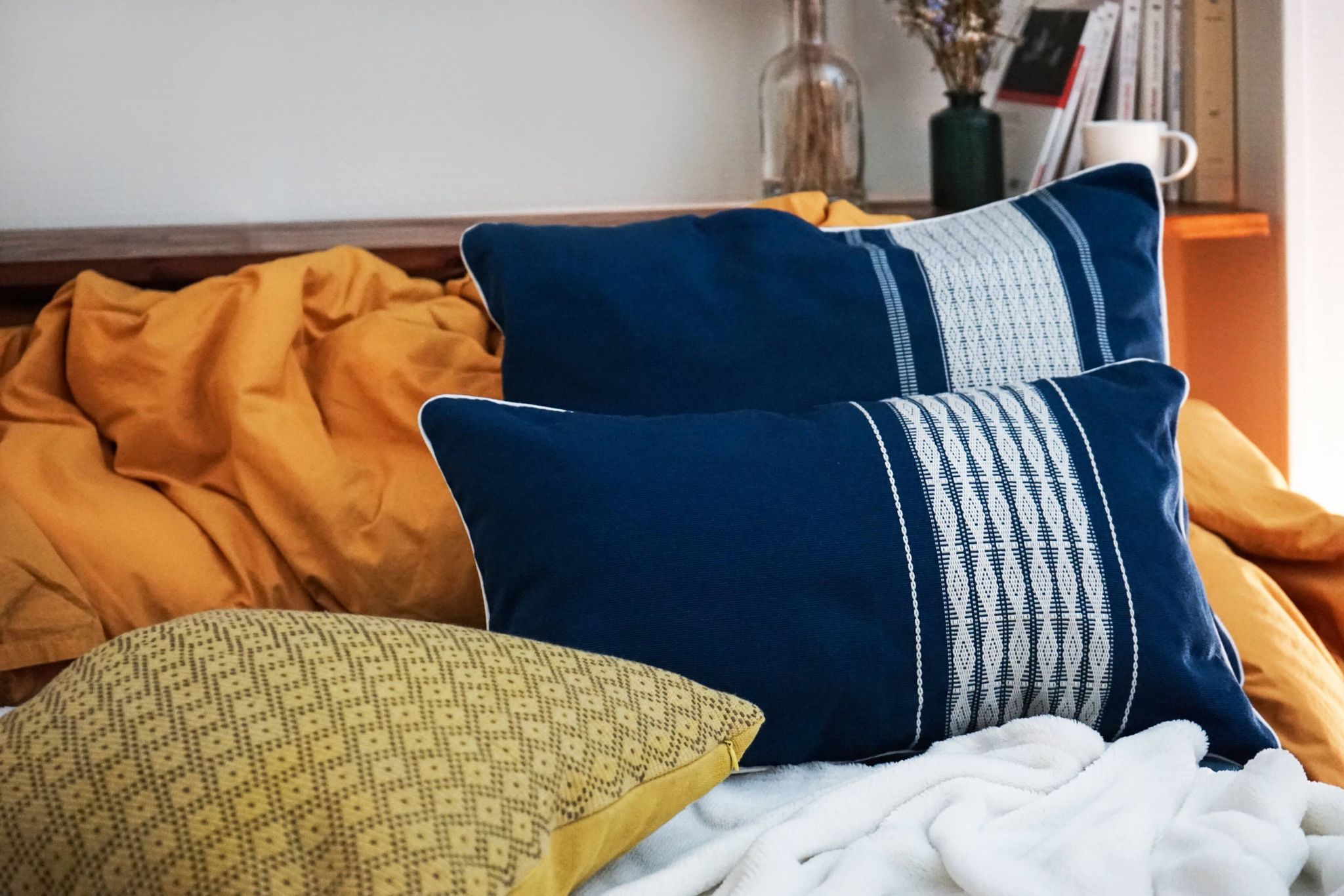 Yellow balu chauung cushion 40x40cm