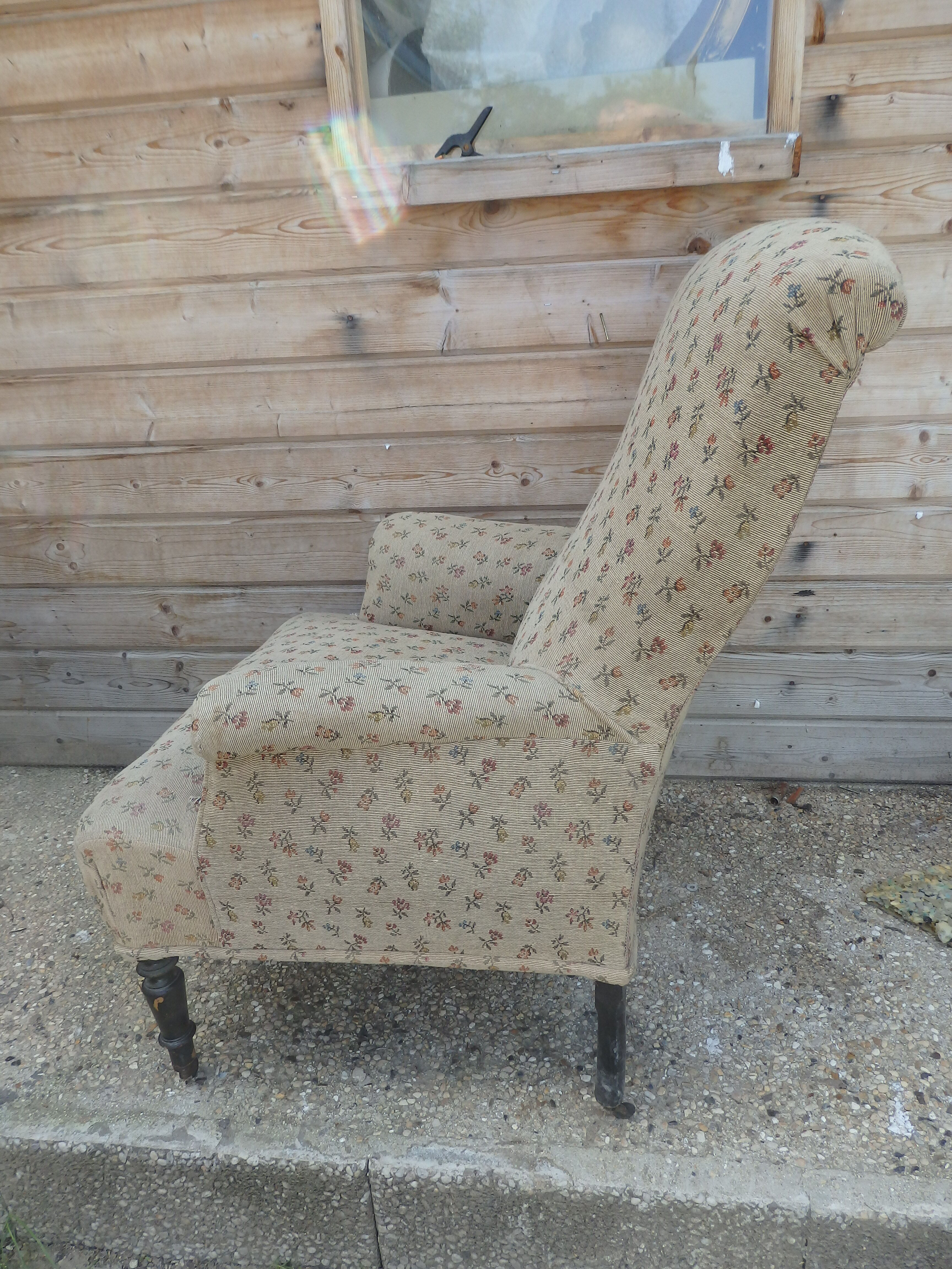 Old Napoleon lll toad armchair  with wheels
